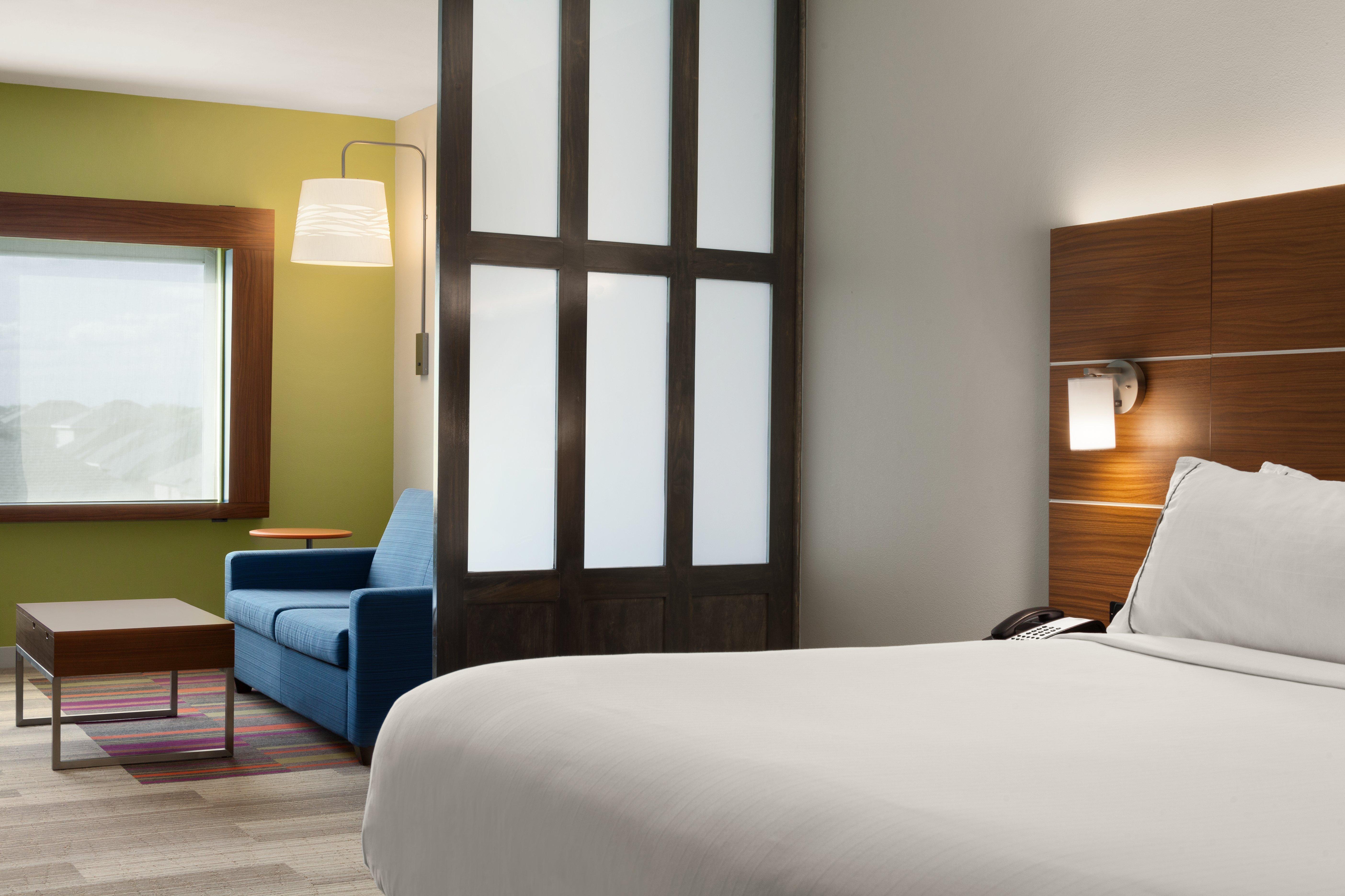 Holiday Inn Express&Suites Edinburg- Mcallen Area, an IHG Hotel Exterior foto