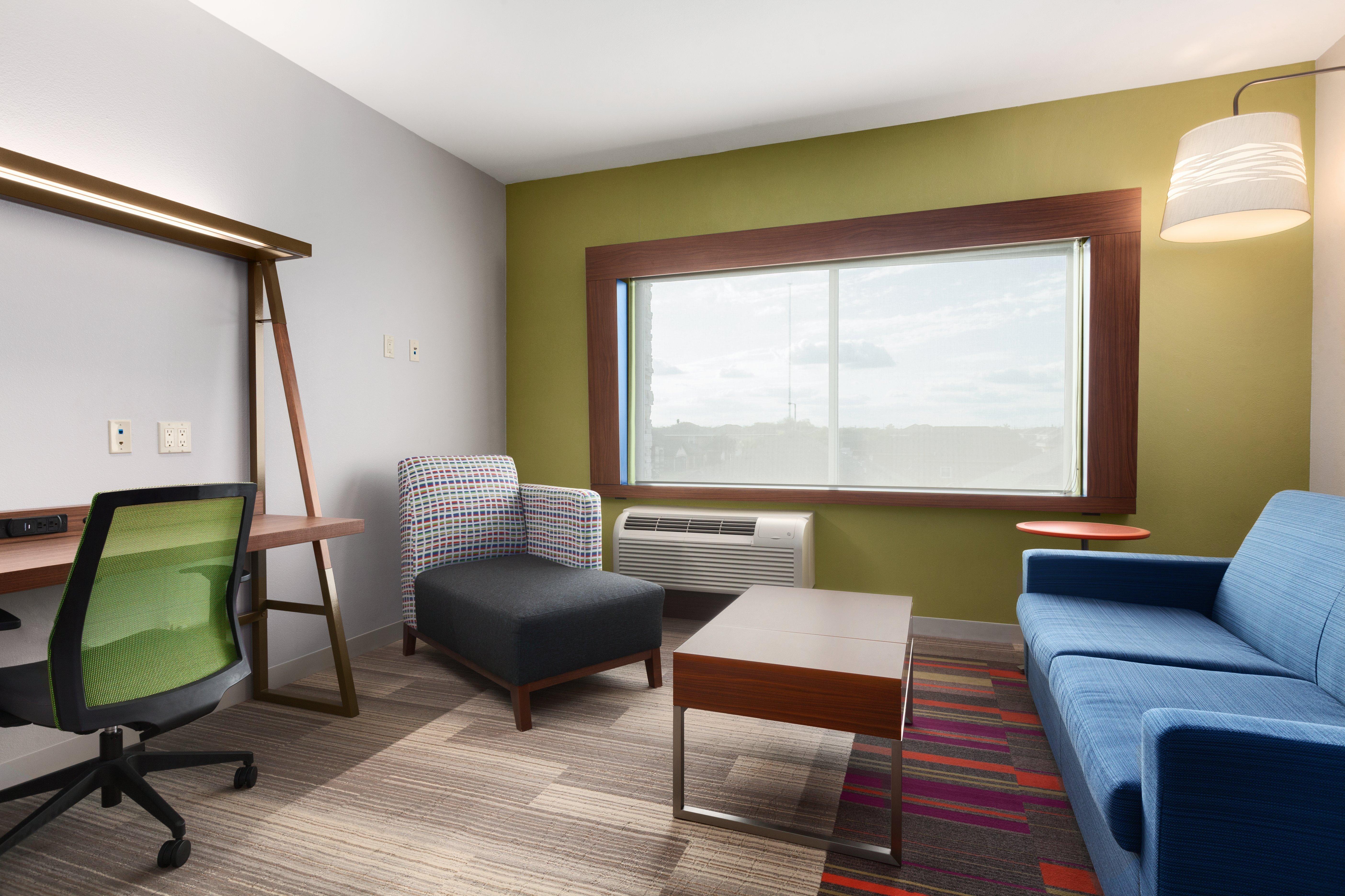 Holiday Inn Express&Suites Edinburg- Mcallen Area, an IHG Hotel Exterior foto